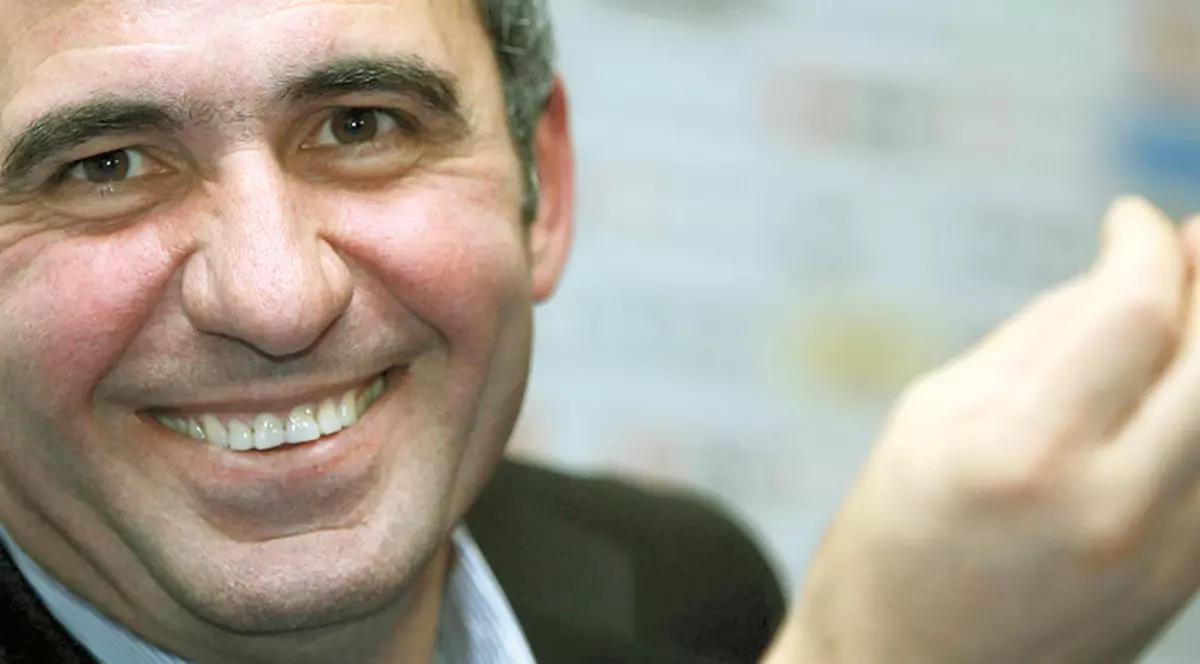 Hagi, dorit în Iran!