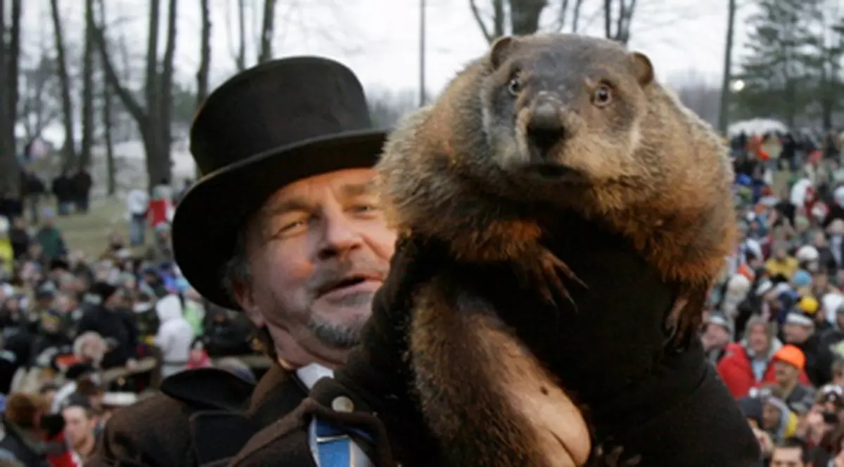 Marmota Phil a anunţat încă şase săptămâni de iarnă