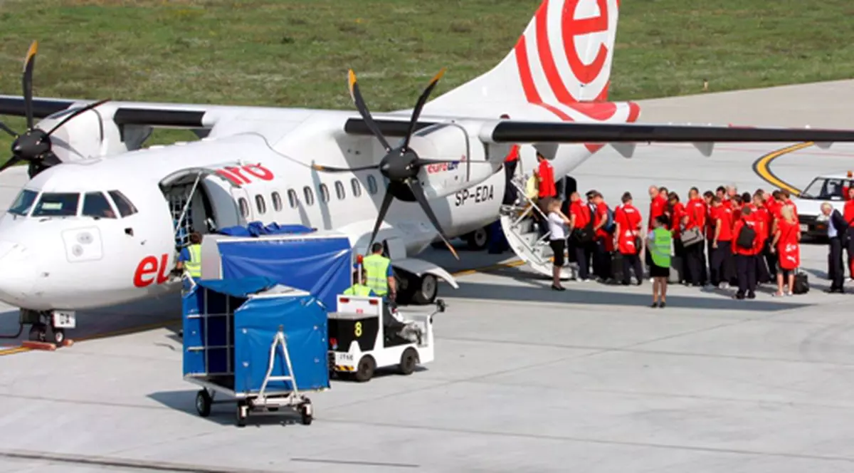 Hâc! Pilotul e beat. Nu mai decolăm!