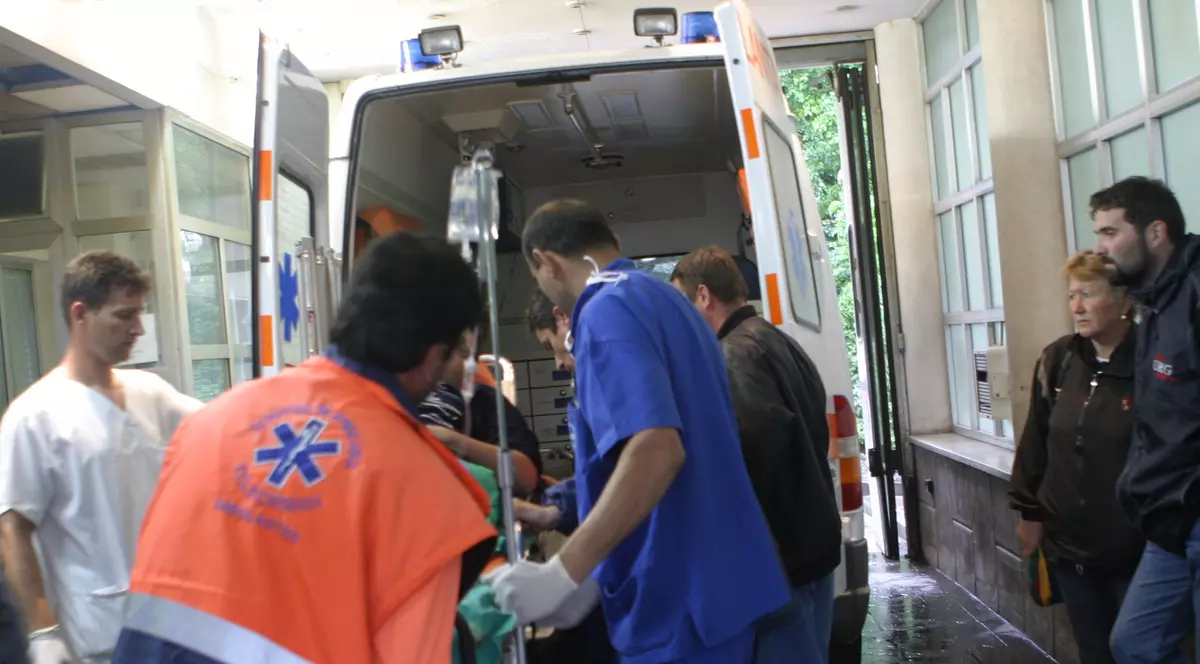 Incredibil! Încă un om moare după ce e pasat de la un spital la altul!