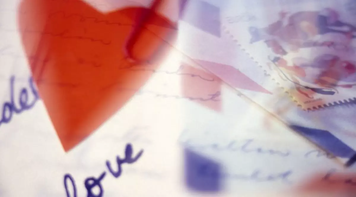 Sms-ul, cea mai folosită modalitate de exprimare a iubirii