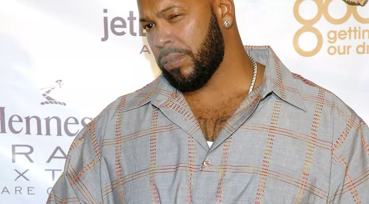'Suge' Knight bătut de managerul de afaceri al lui Akon