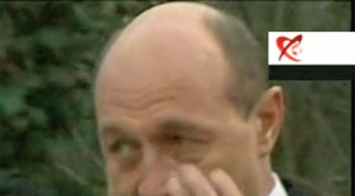 Băsescu a plâns şi la Budapesta