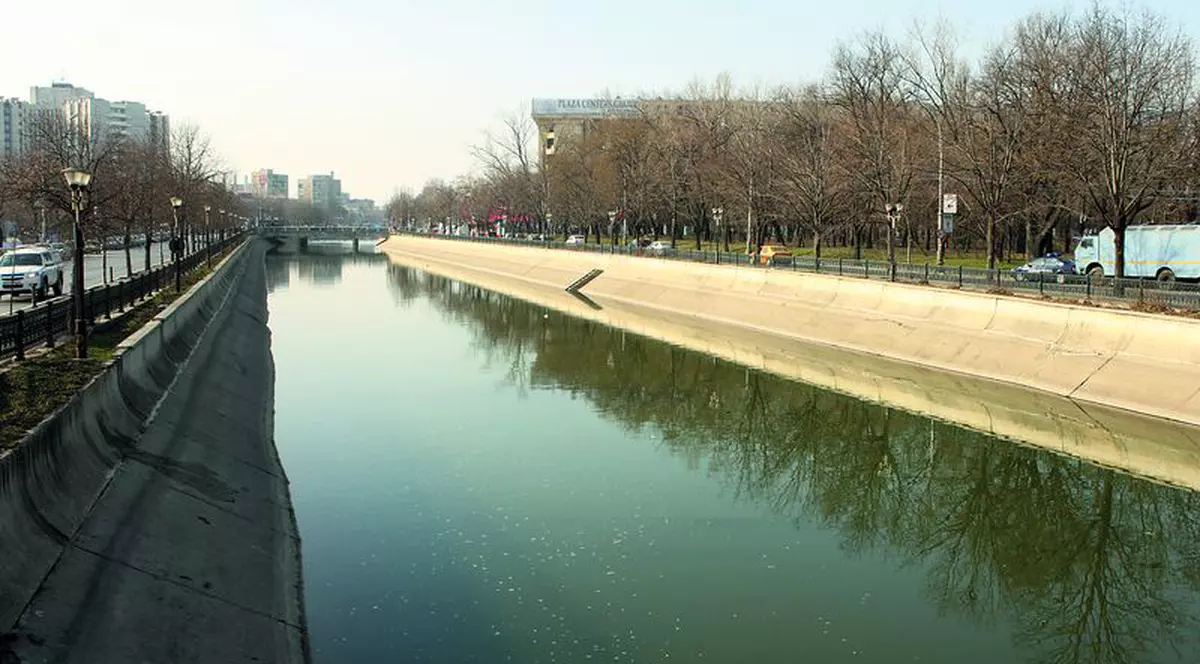 Ne vom plimba cu gondola pe Dâmboviţa?