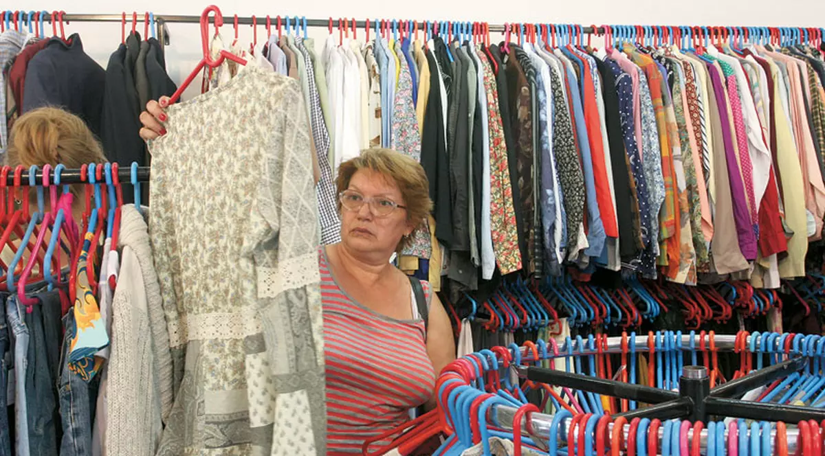 Ce trebuie să ştiţi când cumpăraţi haine de la second-hand