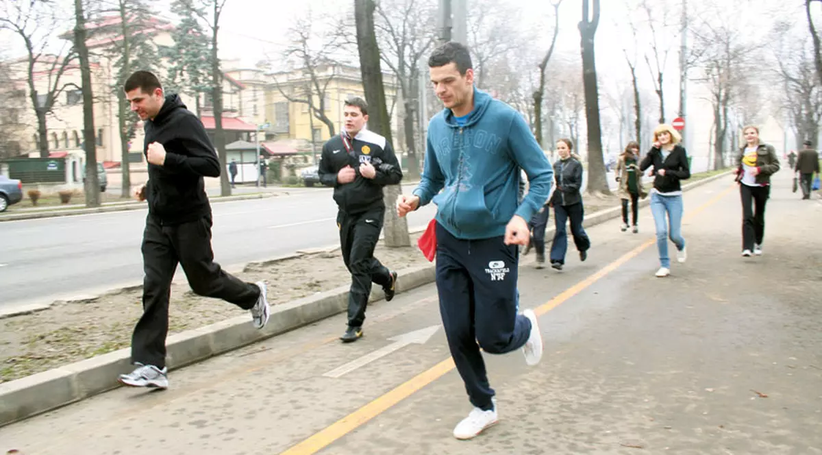 Chirilă, alergat de fani prin Bucureşti