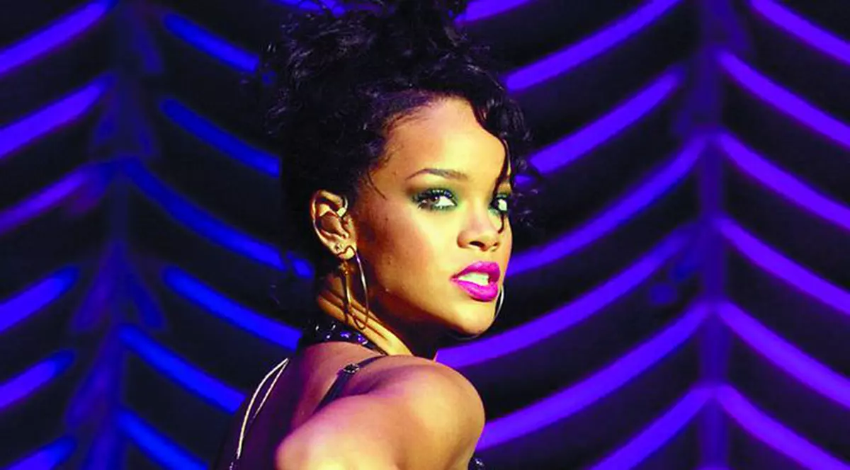 Video Grammy: Rihanna, snopită în bătaie înainte de spectacol