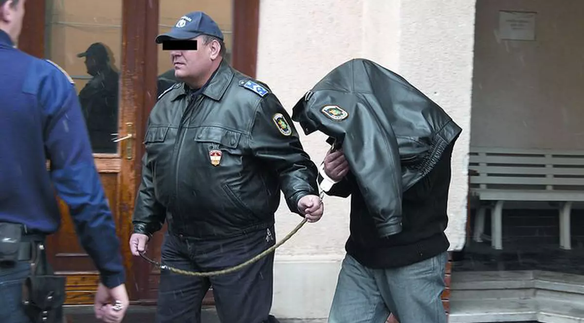 Duşi cu lesa la puşcărie