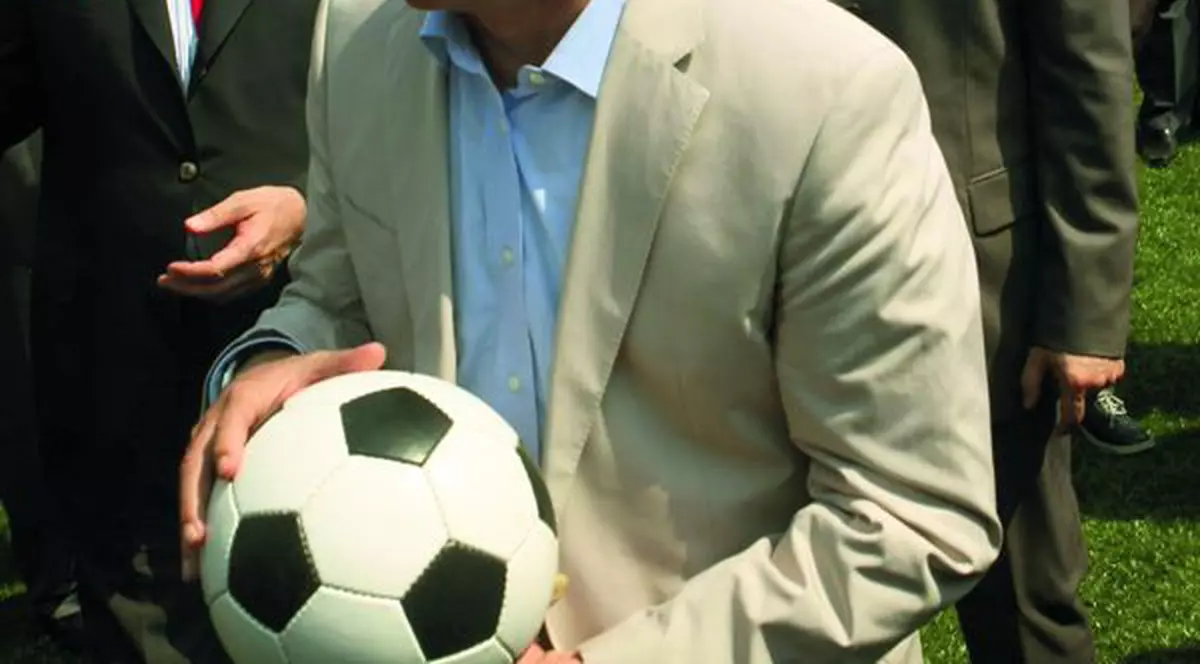 Băse, ei chiar sunt preşedinţi-jucători!