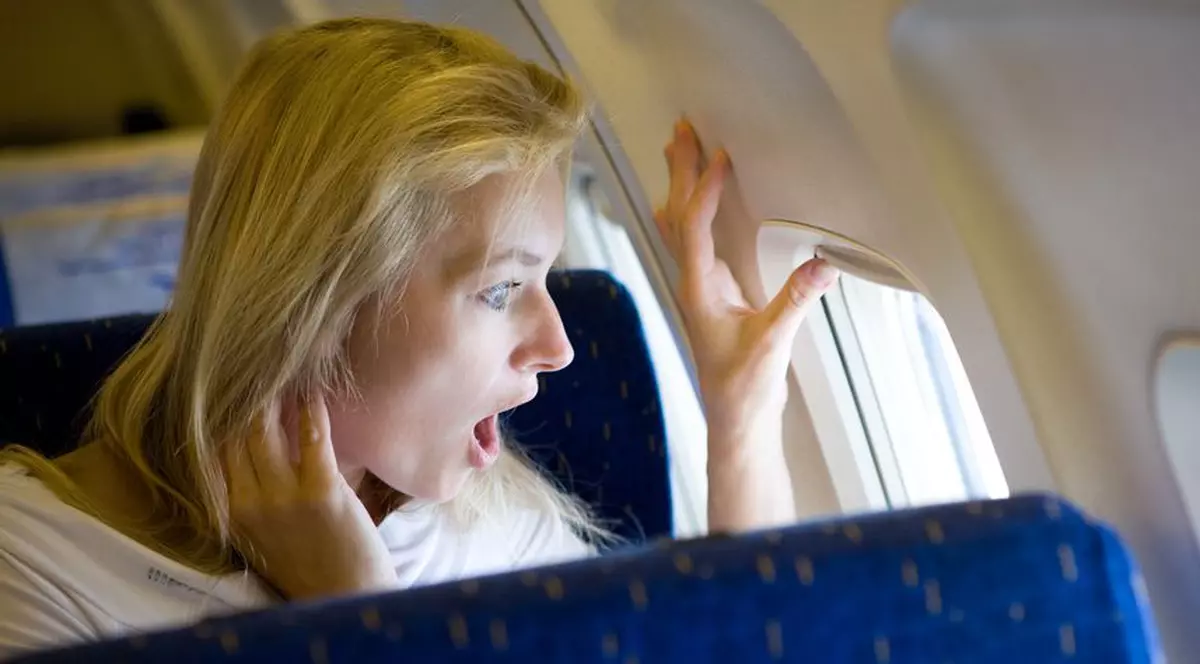 Vă e teamă de avion?