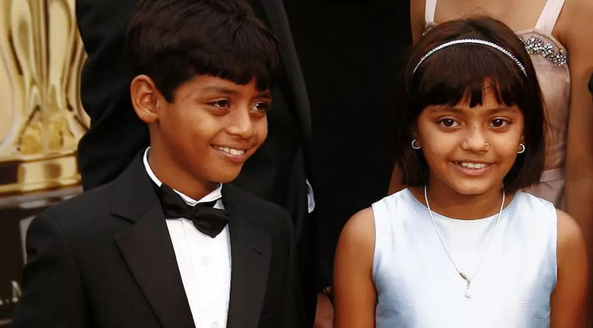 Copiii-vedetă din filmul de Oscar «Slumdog Millionaire» vor primi case noi