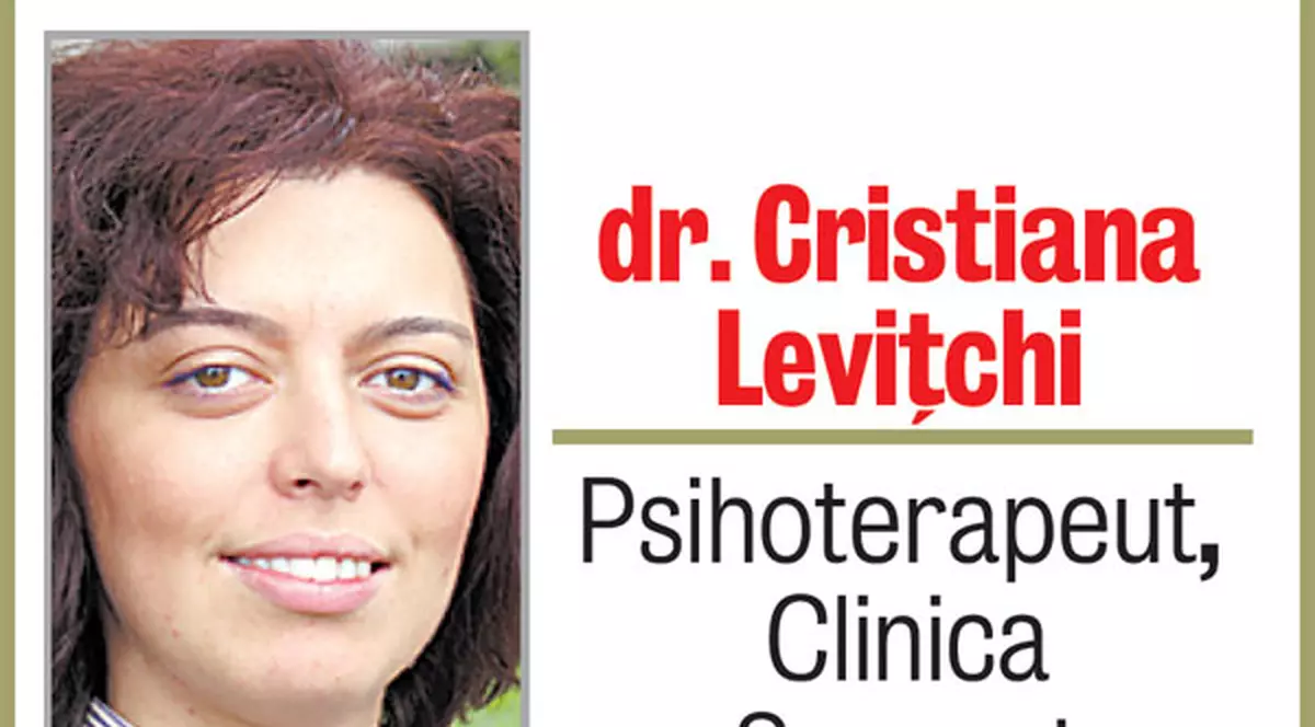 Singur acasă de la 8 ani