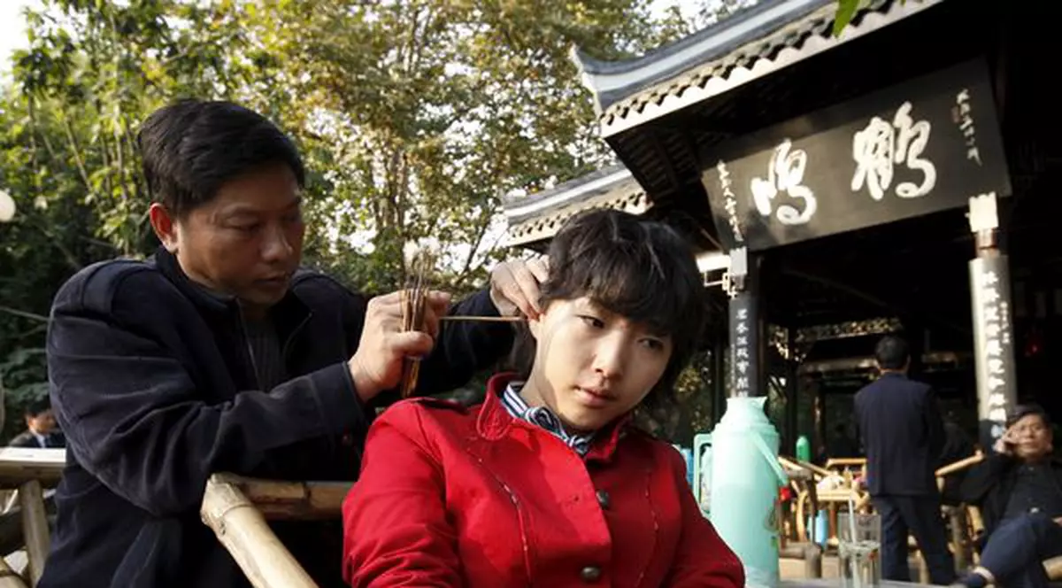 Nu angajează persoane cu urechi mari sau murdare