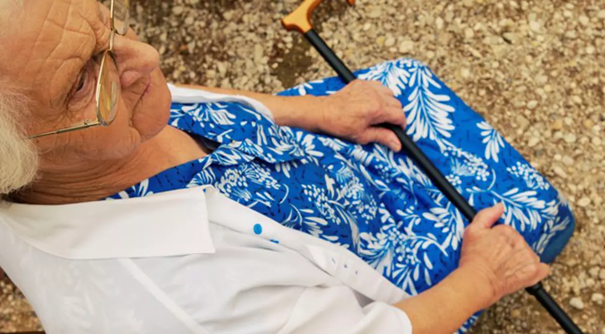 Râgâie încontinuu de trei ani