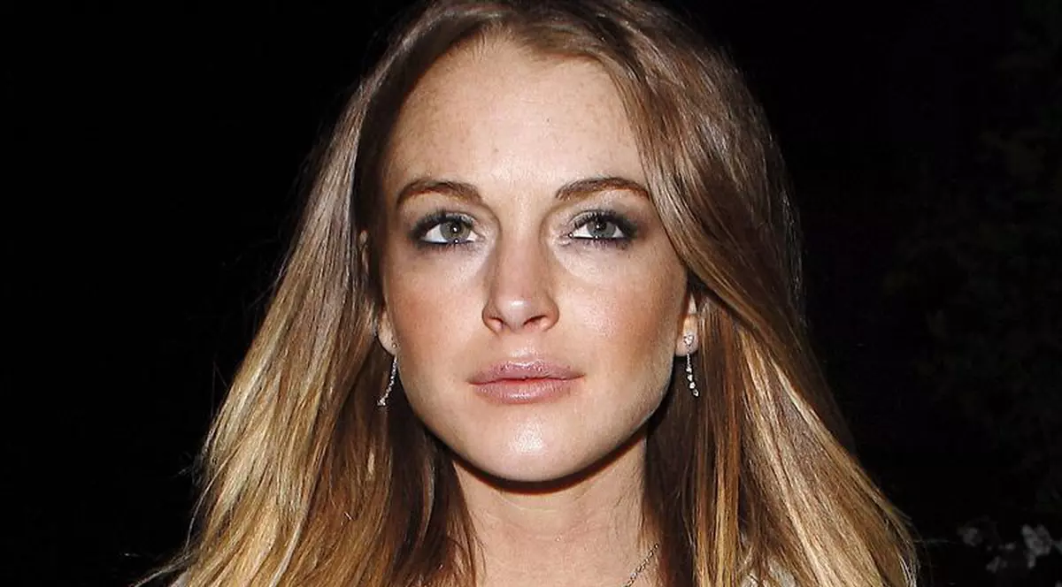 Lindsay Lohan va înregistra un cover după o piesă a lui Britney Spears