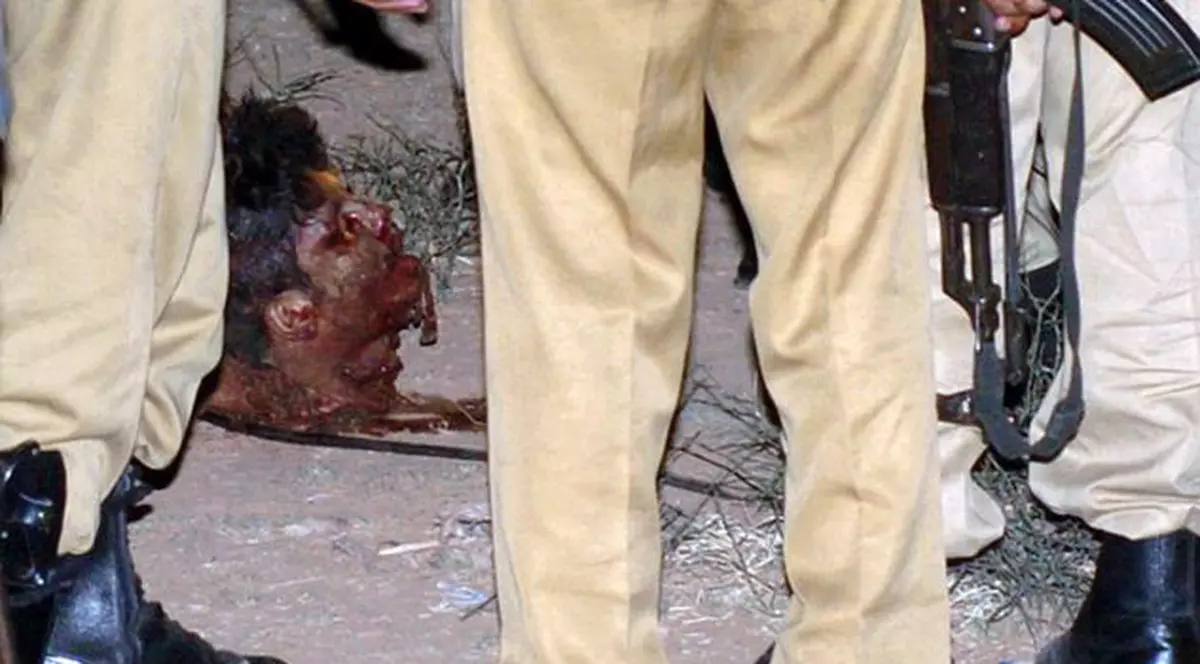 Şocant! Cinci capete de bărbaţi găsite în cutii frigorifice