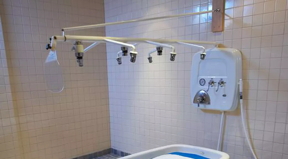 Băi şi duşuri pentru elevii rromi în şcolile din Italia 