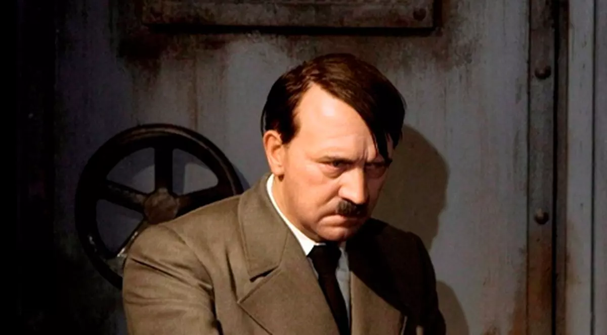 Românul care a vrut să vândă semnul de carte al lui Hitler a pledat vinovat