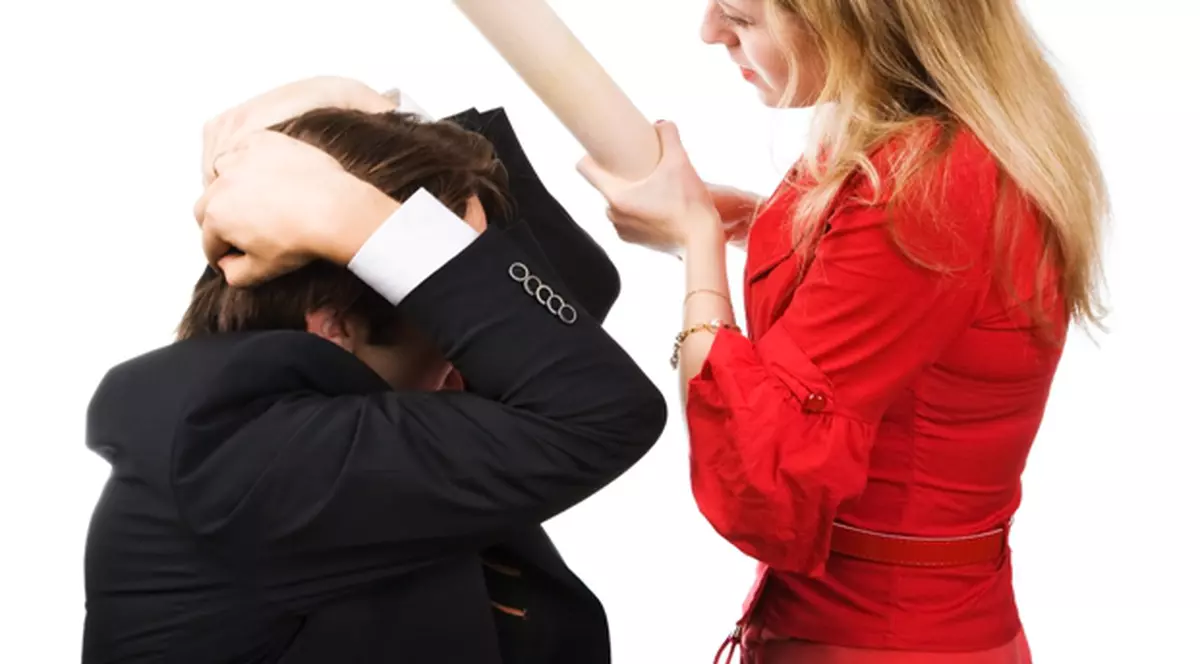 Şi-a scos soţia la vânzare pentru că îl cicălea