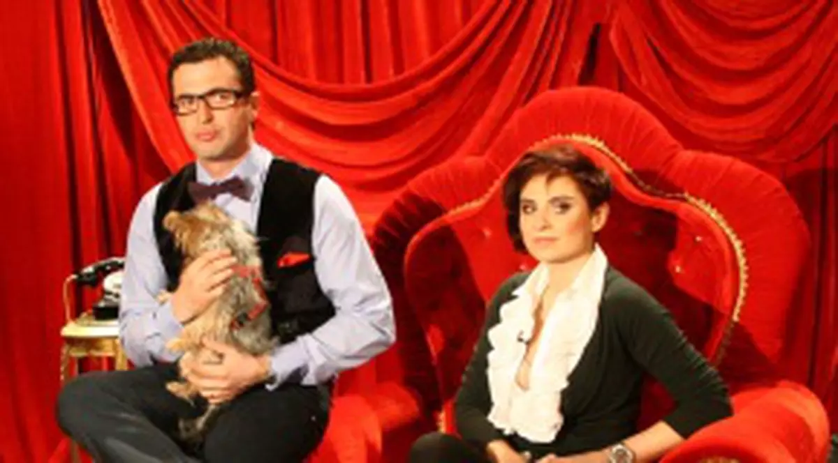 Fitze de criză cu Dezbrăcatu’