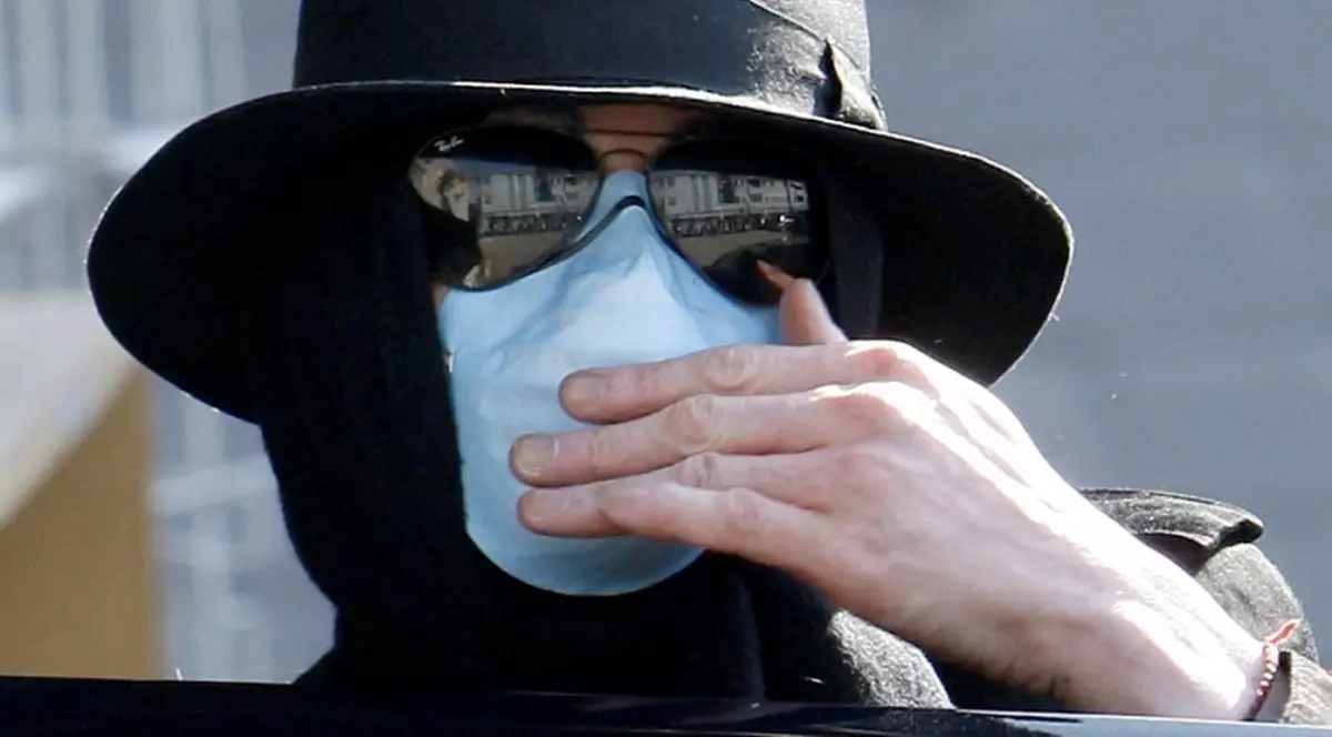 Michael Jackson vrea să-şi schimbe faţa