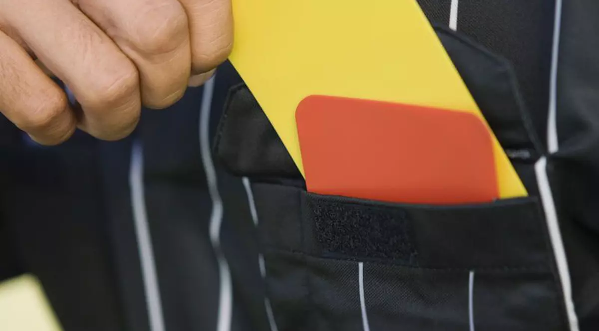 Preotul-suporter nu mai vrea să boteze!