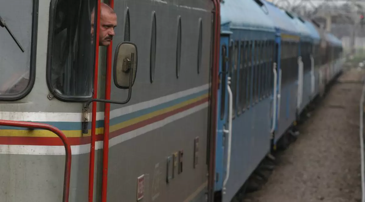 Impiegat călcat de tren