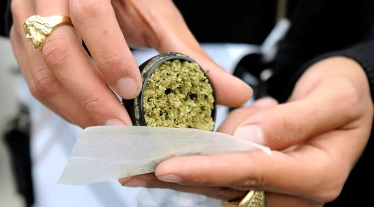 Marijuana, la chioşcul din curtea şcolii