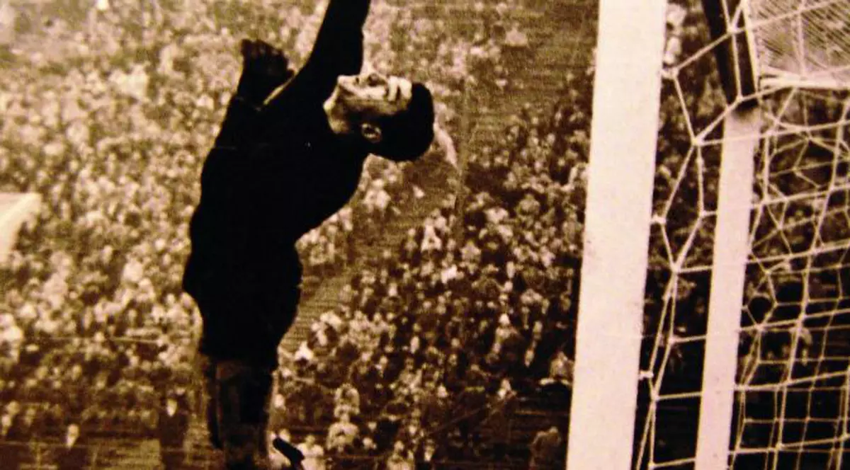 Au vrut să-l transfere cu tot cu casă