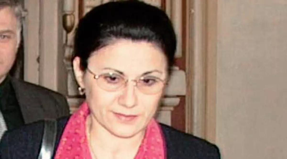 De la anul, mai puţine ore de liceu