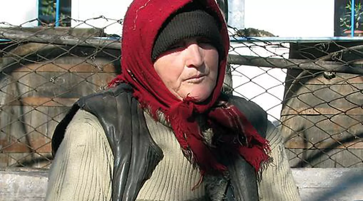 Soţia bătrânului închis a ajuns la spital