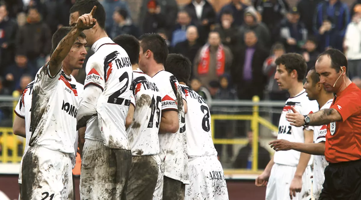 «Lajos a luat 50.000 de “cocoşei”!»