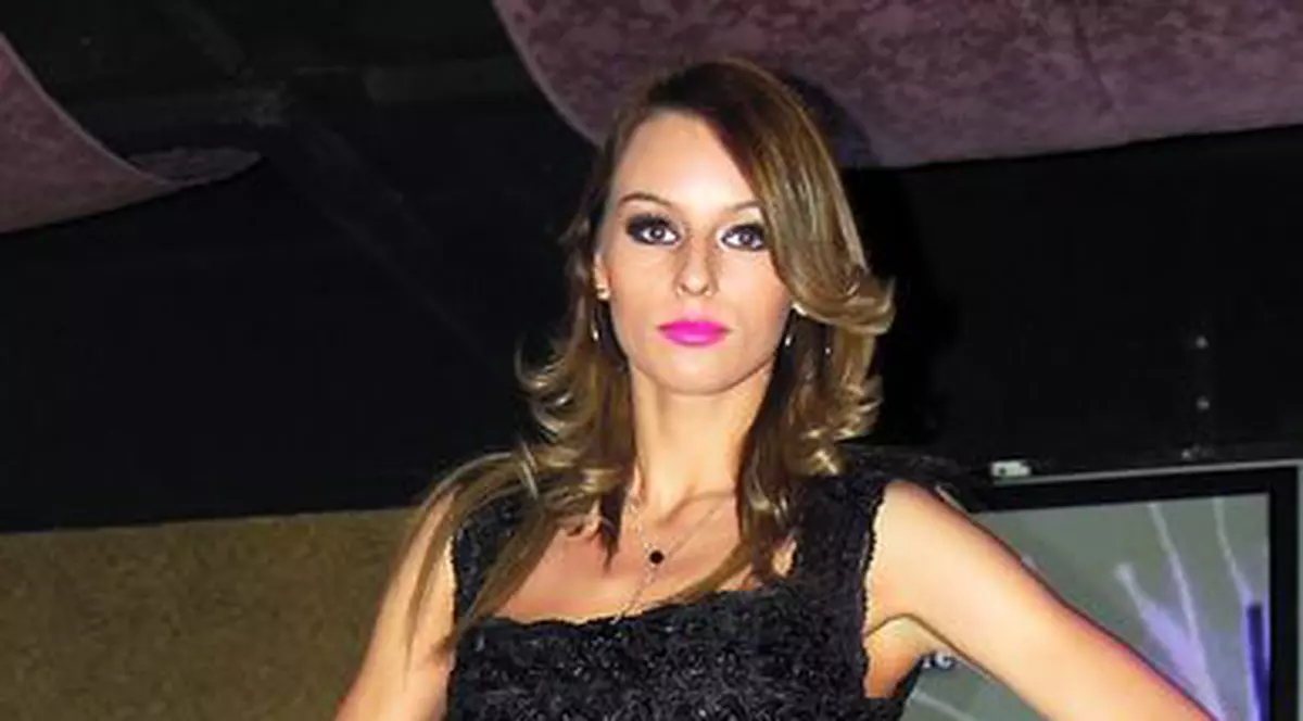 Ogăraru nu vrea să-şi vadă sora în bikini