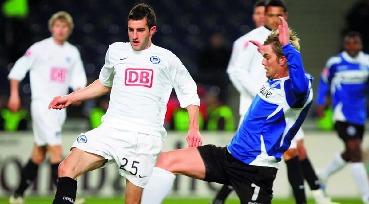 Nicu, la dreapta "Briliantului"