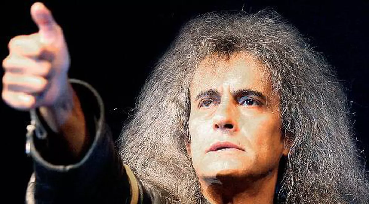 Minculescu face transplant de ficat, în Germania