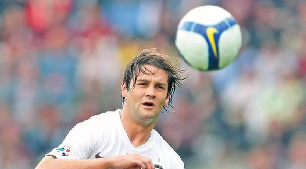 Chivu s-a «tăiat»