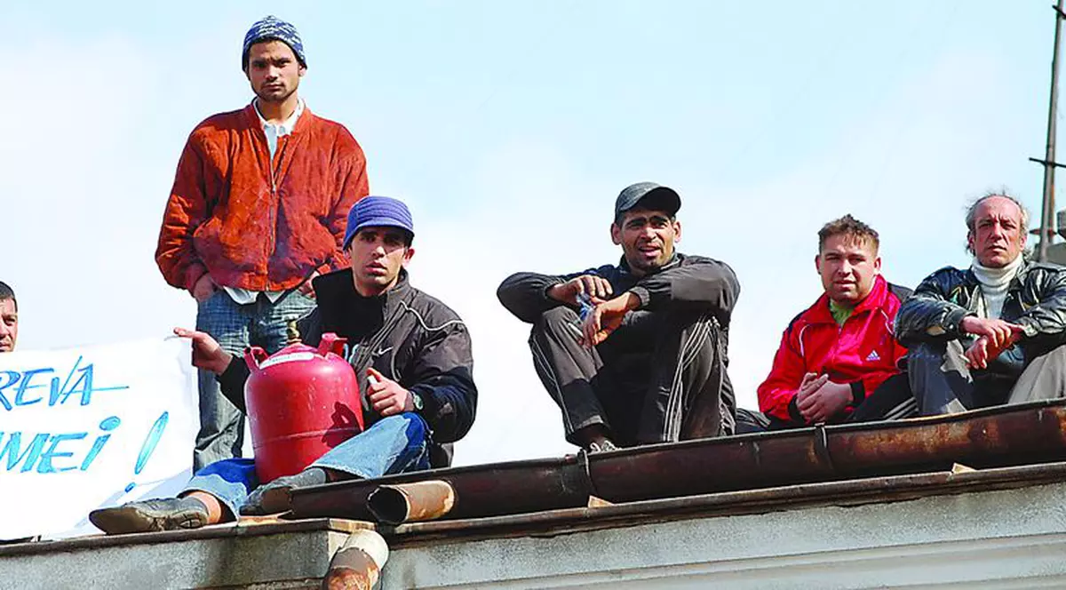 Protest la înălţime în Piaţa Matache