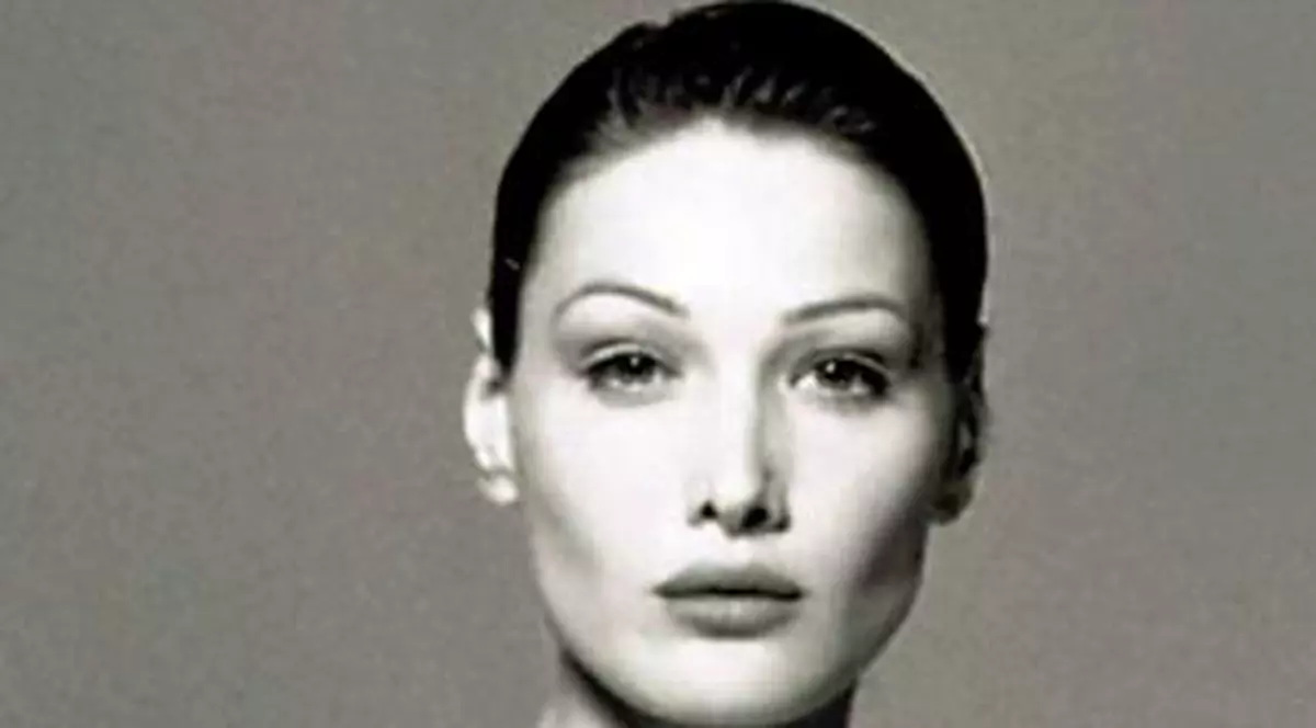 Ce «bucăţi» ai lângă tine, Sarkozy!