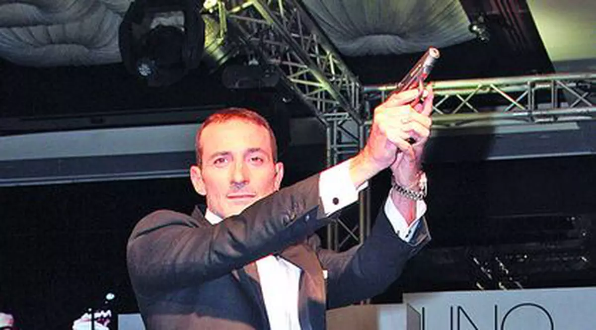 Radu Mazăre, James Bond de Constanţa