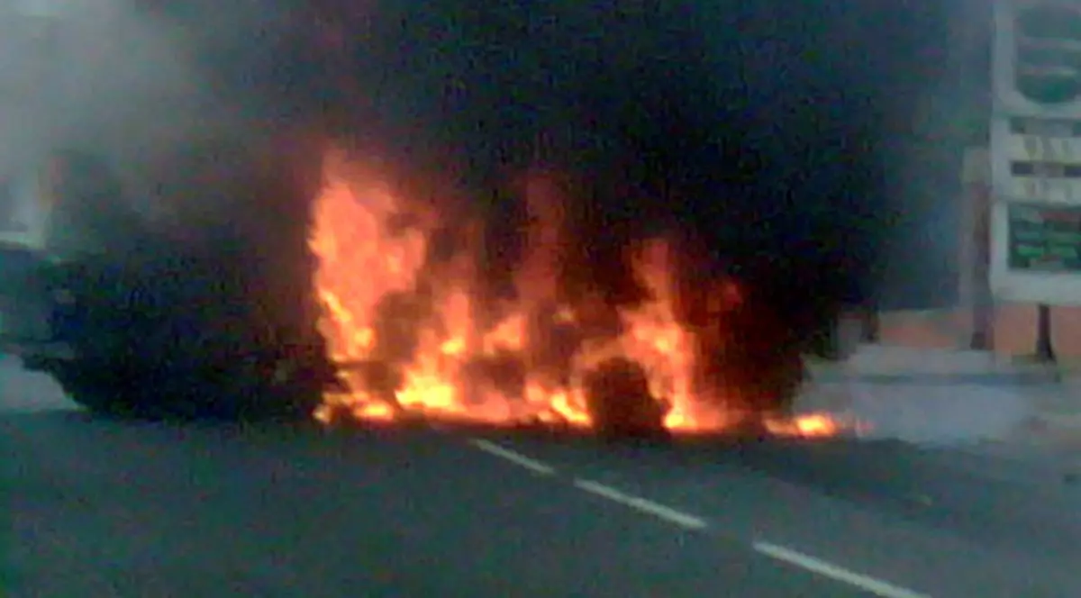 Glumă proastă: a aprins o brichetă lângă pompa de benzină