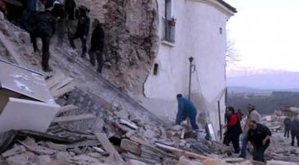 ”Nu sunt morţi şi răniţi români în cutremurul din Italia”