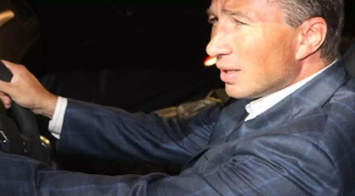 Dan Petrescu, imaginea modelului Renault Laguna Coupe