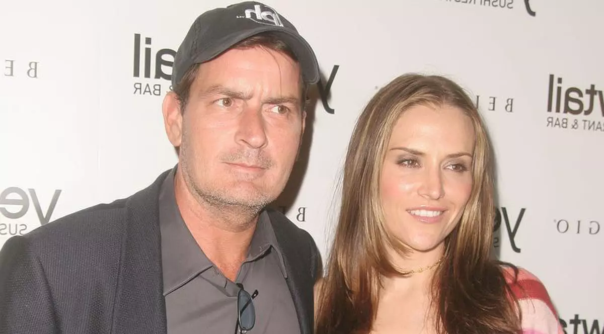 Al doilea dintre gemenii lui Charlie Sheen a fost externat