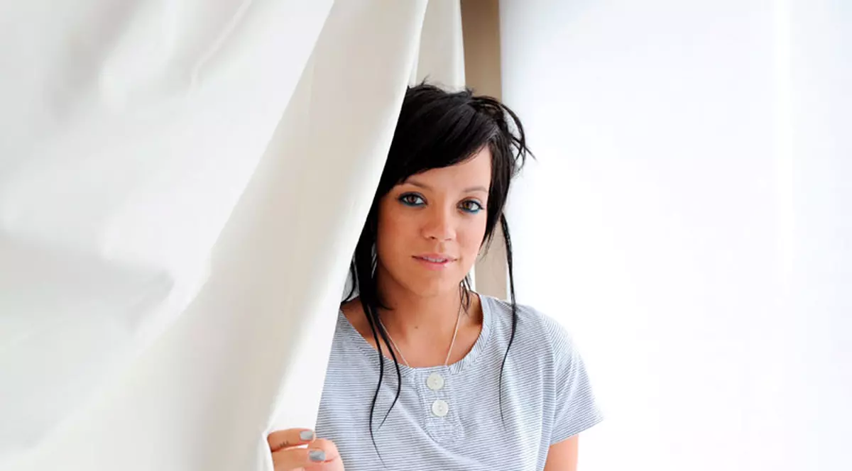 Lily Allen a leşinat la o întâlnire cu fanii