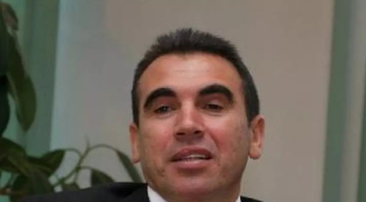 Penescu în cătuşe