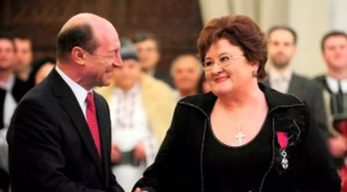 Marioara Murărescu, decorată de Traian Băsescu