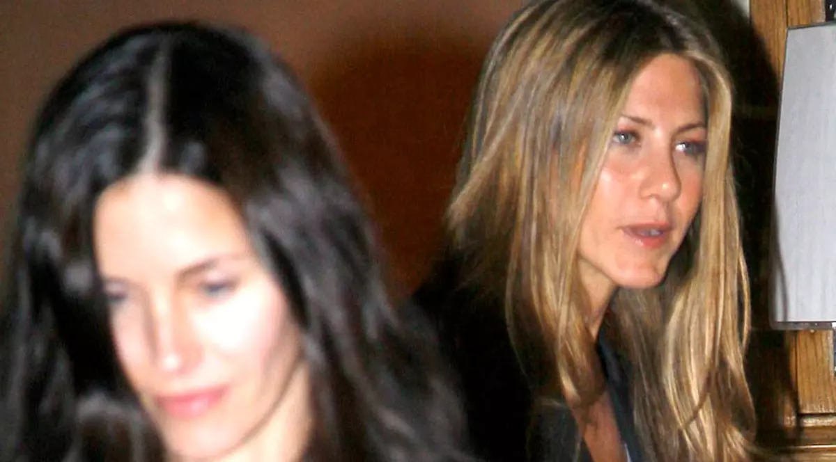 Courtney Cox s-a supărat pe Jennifer Aniston