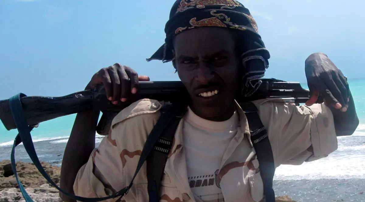 Trei marinari români răpiţi de piraţii somalezi au fost eliberaţi 