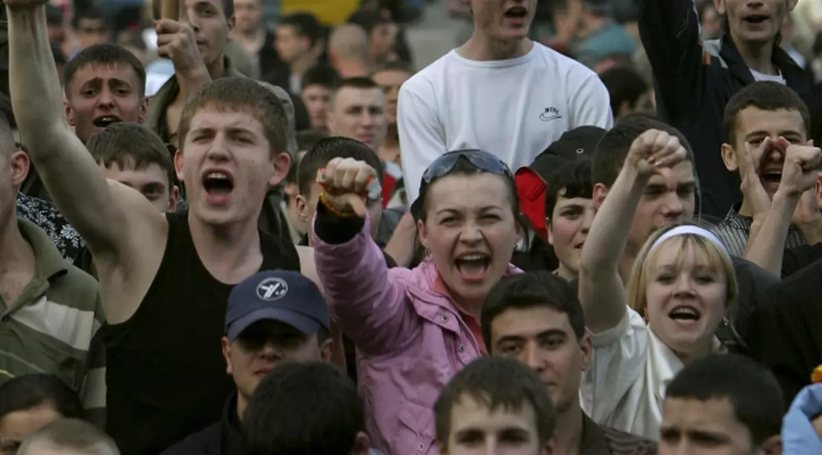 Al treilea tânăr mort în urma protestelor de la Chişinău