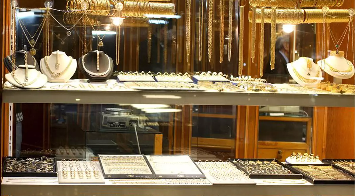 Au furat bijuterii de 300.000 de euro cu ajutorul unei frânghii cu noduri